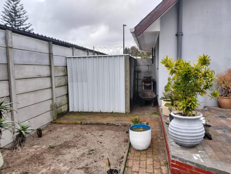 3 Bedroom Property for Sale in St Dumas Western Cape